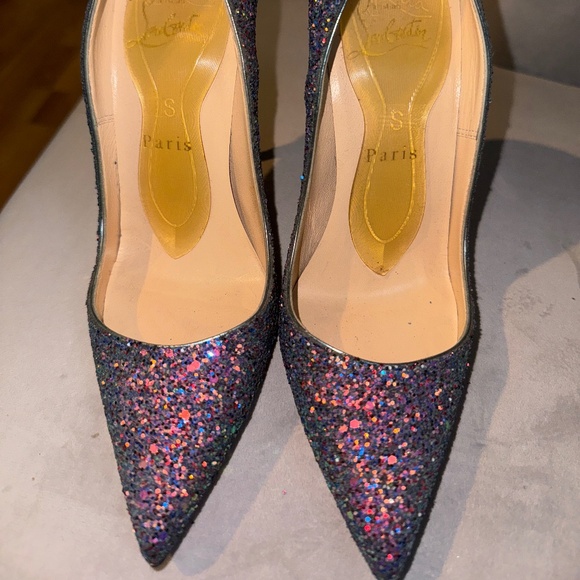 Heels - Picture 2 of 4